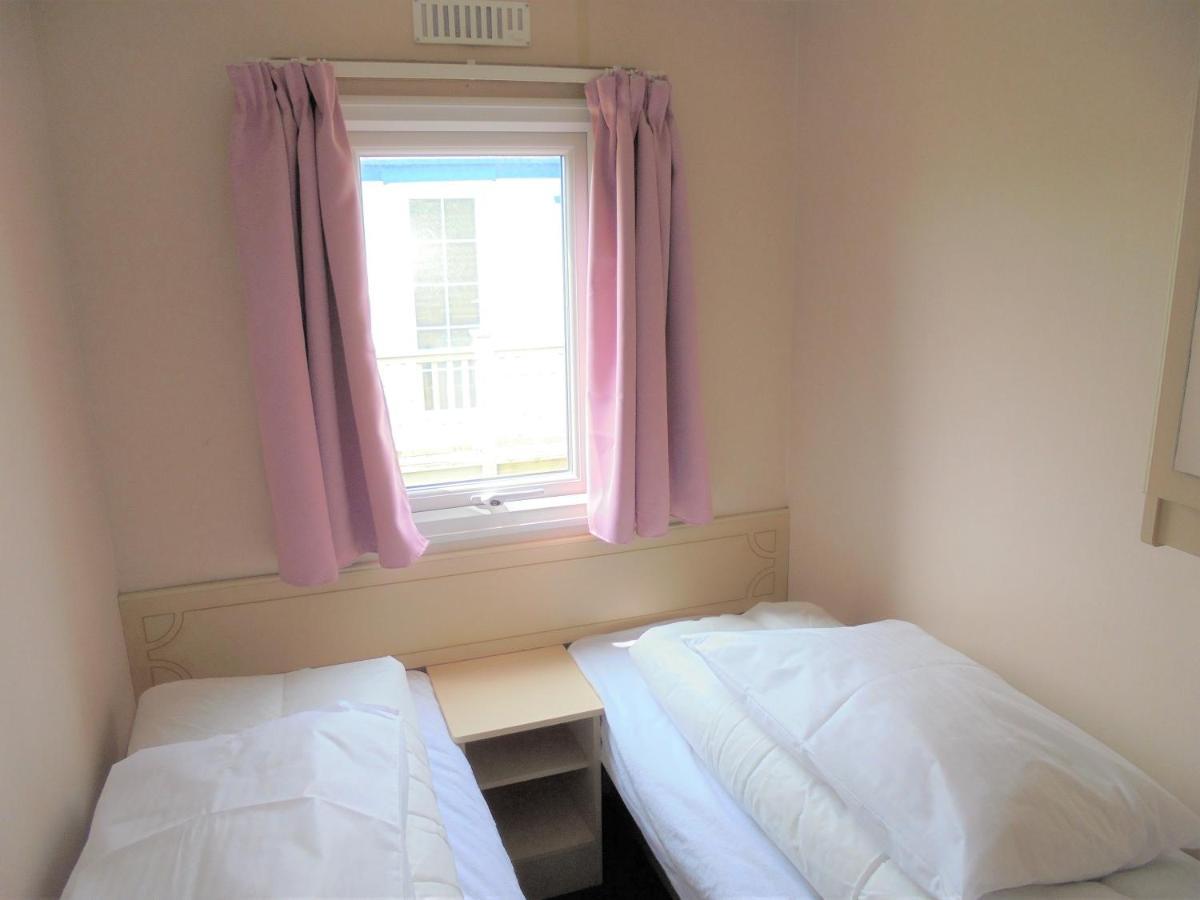 Golden Sands: Mirage Iiii:- 6 Berth, Access To The Beach 잉골드멜스 외부 사진