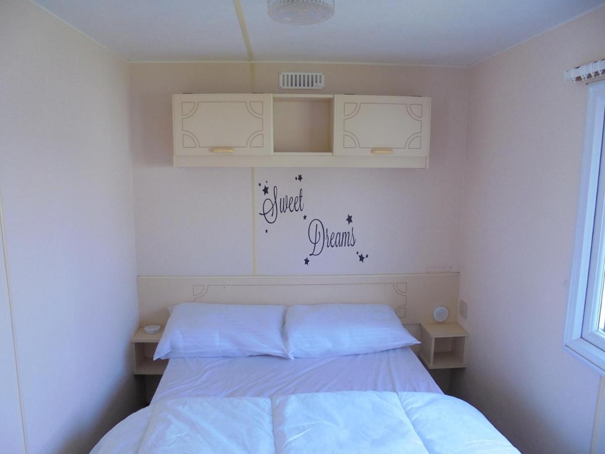 Golden Sands: Mirage Iiii:- 6 Berth, Access To The Beach 잉골드멜스 외부 사진