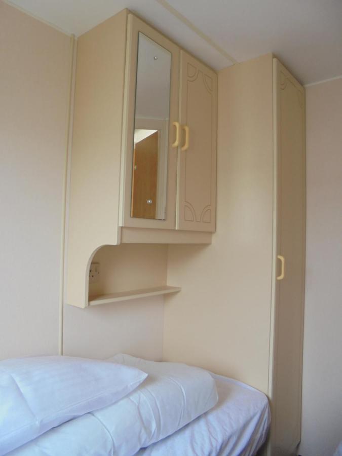 Golden Sands: Mirage Iiii:- 6 Berth, Access To The Beach 잉골드멜스 외부 사진